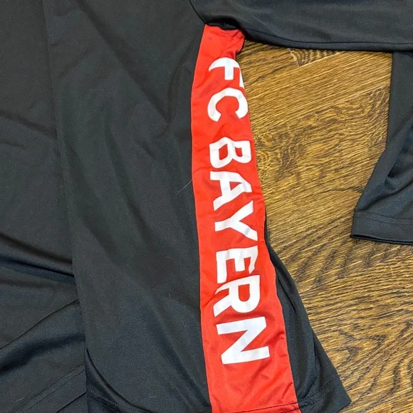 Black and Red FC Bayern Hoodie - Picture 3 of 5